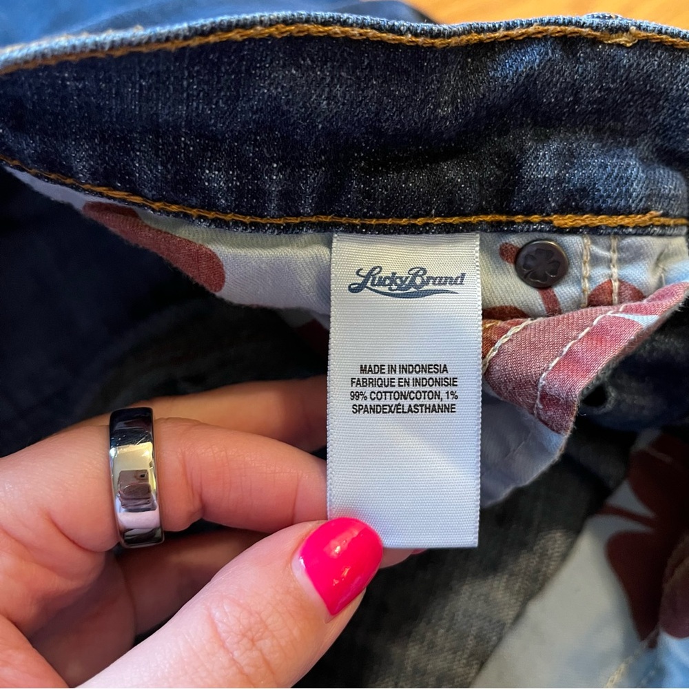 Lucky brand sweet’n crop jeans size 6 / 28 - Picture 6 of 8